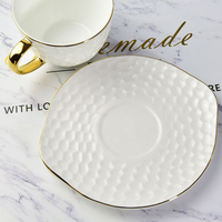 Tasse à expresso moderne en porcelaine fine blanche à relief, bord doré, avec soucoupe, idéale pour les cafés, les fêtes, la maison et les mariages