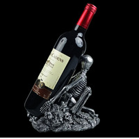 Grosir Gotik tengkorak pemegang botol Dekorasi Resin Halloween kerangka guzzler pemegang botol anggur rak Tampilan