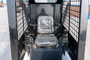 Mini-chargeuse compacte à moteur diesel puissant, de haute qualité, prête à être expédiée, à vendre à prix abordable - Product Image 6