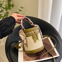 Sac à main pour femme en toile et cuir PU, petit sac à bandoulière avec foulard en soie