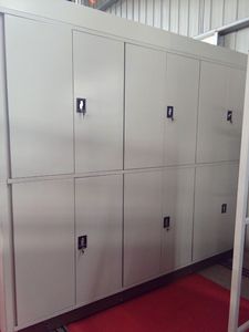 Étagère à livres en acier double face moderne, durable, gain de place et solution de rangement polyvalente pour la maison, le bureau et la bibliothèque - Product Image 6