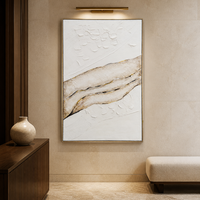 Art mural abstrait texturé moderne vertical beige et or sur toile pour la décoration du salon
