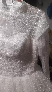 Robes de mariée de luxe 2023 à col montant, manches longues, style robe de bal, avec appliques en dentelle et sequins, grandes tailles - Product Image 4