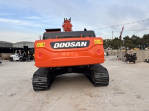 Excavatrice sur chenilles d'occasion personnalisée Doosan DX300LC-9C - Product Image 2