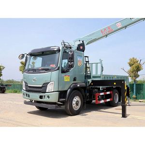 Camion grue lourd 4x2 Chenglong L3 avec flèche de 8 tonnes Changxing, levage stable et fonctionnement fiable pour le transport de marchandises - Product Image 3