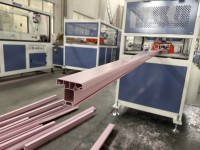 Machine à profilés PVC, machine à profilés UPVC pour cadre de porte, machine à fabriquer des profilés PVC WPC pour fenêtres et portes en PVC et leurs cadres