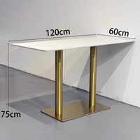 Ensemble de salle à manger en rotin peu encombrant avec structure métallique et plateau en marbre pour restaurants rapides et snack-bars