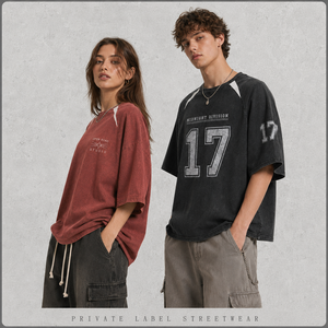 Camiseta de 300GSM con Estampado Personalizado, Algodón Grueso, Efecto Desgastado por el Sol, Corte Holgado, Diseño con Pedrería, para Hombre - Product Image 3