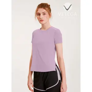 Camiseta Deportiva Corta de Manga Corta con Cuello Redondo, Ligera y Elástica para Mujer, de Secado Rápido y Transpirable, en Color Morado Lil - Product Image 4