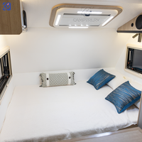 Caravane tout-terrain CAMPTRL 4X4 de 18 pieds, camping-car de luxe en fibre de verre, camping familial avec grand canapé, cuisine, douche