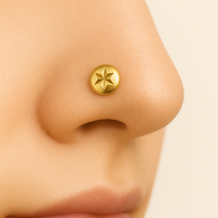 Piercing de Nariz JJ Bravo de Oro Sólido de 14K con Estrella Grabada y Bola, Poste Curvo de 18G, Hipoalergénico, Joyería Fina, Regalo de Boda