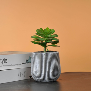 Vase de sol contemporain Fleid en HDPE - Léger, à large ouverture, incassable, résistant à la décoloration, durable, écologique, réutilisable - Product Image 4