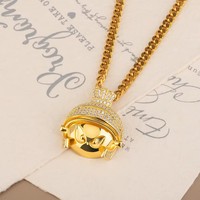 Collier pendentif casque de football en cuivre plaqué or 18 carats avec zircon rond, bijou hip-hop pour cadeau de fête