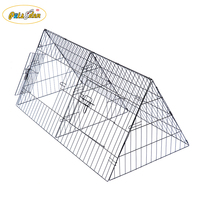 Vente en gros de cages à lapins triangulaires pliantes en fil de fer métallique pour animaux domestiques cabane à lapins d'intérieur cage à lapins d'extérieur
