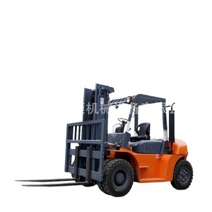 Chariot élévateur diesel 4x4 tout-terrain avec pneus pneumatiques, commande assise, centre de charge de 1200 mm, vitesse à vide de 8,5 km/h - Product Image 3