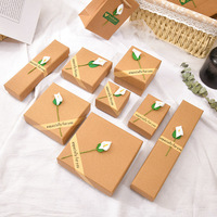 Boîte à bijoux rigide en carton kraft en matériaux recyclés de style rétro créatif pour cadeaux avec bague collier pendentif
