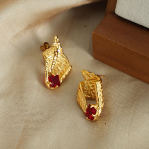 Boucles d'oreilles minimalistes en acier inoxydable, bijoux plaqués or 18 carats, zircon rouge, boucles d'oreilles clous épaisses pour femmes - Product Image 3