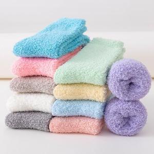 Haute élastique microfibre doux maison bas chaud moelleux équipage chaussettes de couchage classique couleur bonbon floue pantoufle chaussettes pour les femmes - Product Image 4
