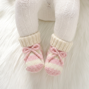 Scarpine Neonato Unisex a Righe Rosa e Bianche in Maglia con Polsino a Costine, Suola Morbida, Fodera in Cotone - Product Image 5