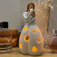 Cadeaux pour maman de fille Bougeoir Statue Bâtonnets de bougies LED scintillantes Bougeoir de table Support en résine