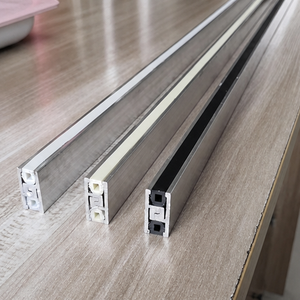 Profilo in Alluminio per Giunti di Dilatazione Pavimenti Laminati con Inserto in Gomma EPDM, Striscia di Transizione Impermeabile Anodizzata per Pavimentazioni Alberghiere - Product Image 4