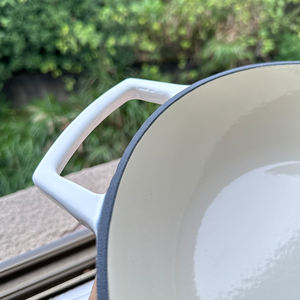 Ensemble de casseroles <span class=keywords><strong>en</strong></span> <span class=keywords><strong>fonte</strong></span> peu profondes antiadhésives, fabrication britannique, <span class=keywords><strong>28</strong></span> <span class=keywords><strong>cm</strong></span>, émail blanc, pot à fruits de mer <span class=keywords><strong>en</strong></span> <span class=keywords><strong>fonte</strong></span>, <span class=keywords><strong>cocotte</strong></span> <span class=keywords><strong>en</strong></span> <span class=keywords><strong>fonte</strong></span> - Product Image 3