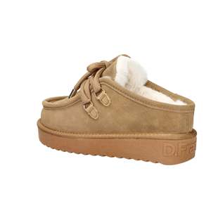 Zuecos para mujer DFSH375005 color camel con forro de piel sintética y sin cordones - Product Image 3