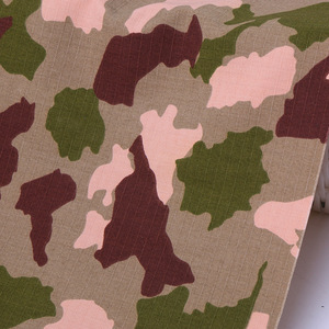 Tissu camouflage en polyester et coton résistant aux déchirures, tissu à mailles, séchage rapide, vêtements de travail, tissu imprimé camouflage - Product Image 1