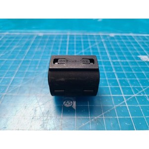 Núcleo de Ferrita NEC TOKIN ESD-SR-250 de Encaje Rápido, Usado como Pieza de Repuesto para Equipos Semiconductores Antiguos - Product Image 5