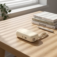 Power Bank Mini Portabel Lucu PD22.5W 5000mAh Bentuk Kapsul dengan Layar LED & Senter untuk Penggunaan Luar Ruangan