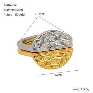จี้สร้อยคอรูปแผ่นดิสก์ลายตอก <span class=keywords><strong>2</strong></span> สี ซันมูน 18K ชุบทอง PVD สแตนเลสสตีล กันน้ำ ไม่หมอง ทรงกลมไม่สมมาตร - Product Image 6