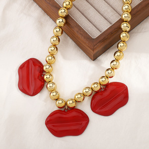 Kaimei 2025, diseño de joyería de moda, collar con colgante de lápiz labial rojo, novedad de <span class=keywords><strong>verano</strong></span>, collar con cuentas exageradas, <span class=keywords><strong>collares</strong></span> de labios esmaltados - Product Image 5