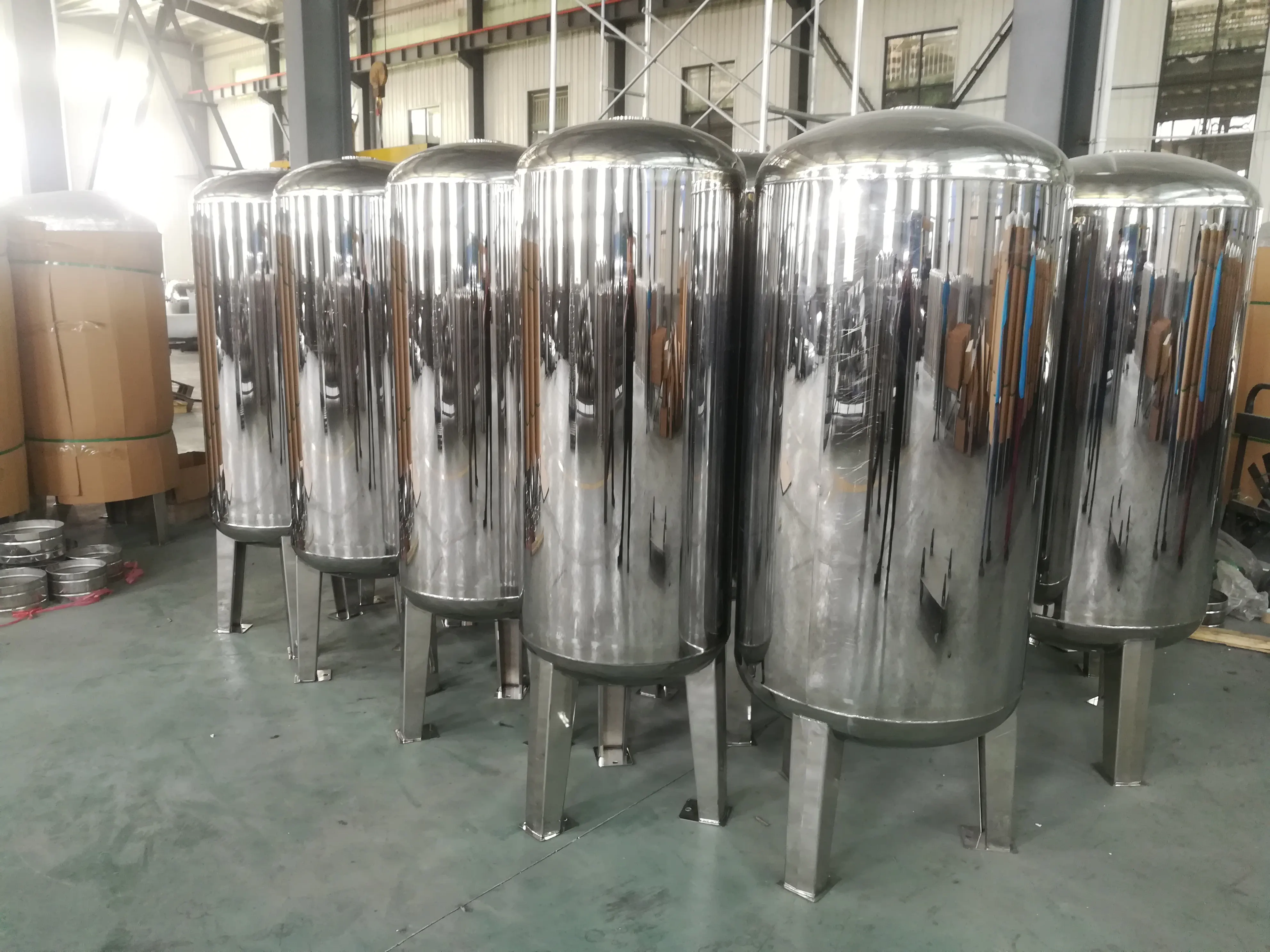 Serbatoi del filtro dell'acqua SS di vendita calda 1035 serbatoio di pressione del filtro dell'acqua in acciaio inossidabile 1354 di diverse dimensioni