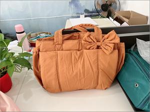 Sac fourre-tout matelassé léger pour femme avec logo personnalisé, idéal pour ordinateur portable, sport, <span class=keywords><strong>week</strong></span>-<span class=keywords><strong>end</strong></span>, voyage, yoga, travail - Product Image 3