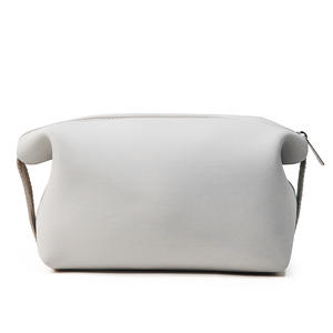 Logo personnalisé Noir Vendredi Cadeau Néoprène Portable Trousse à Cosmétiques Sac Vacances Boîte à <span class=keywords><strong>Maquillage</strong></span> Pochette Voyage Trousse à Cosmétiques Pour Femmes - Product Image 3