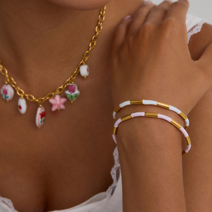 Brazalete Abierto de Bambú Rosa, Joyería de Acero Inoxidable con Oro de 18K, Accesorio de Moda para Mujer, Regalo con Diseño Geométrico - Product Image 3