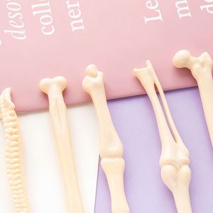 Stylo bille multifonction réaliste en forme d'os en plastique – Idée cadeau originale et unique pour le bureau et les étudiants, idéal pour les cadeaux promotionnels - Product Image 3