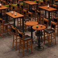 Chaises et tables de bar en bois massif de style industriel, tabourets de bar modernes minimalistes sur mesure pour bars, restaurants, discothèques
