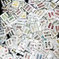 Lot de 10 faux ongles press-on faits à la main en acrylique de haute qualité, motifs amande et carrés, mélangés aléatoirement