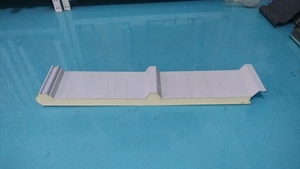 Panneaux sandwich en laine de roche à bords scellés en polyuréthane PU/PIR ignifuge de classe A1 à bas prix pour maisons préfabriquées, chambres froides, hôtels - Product Image 5