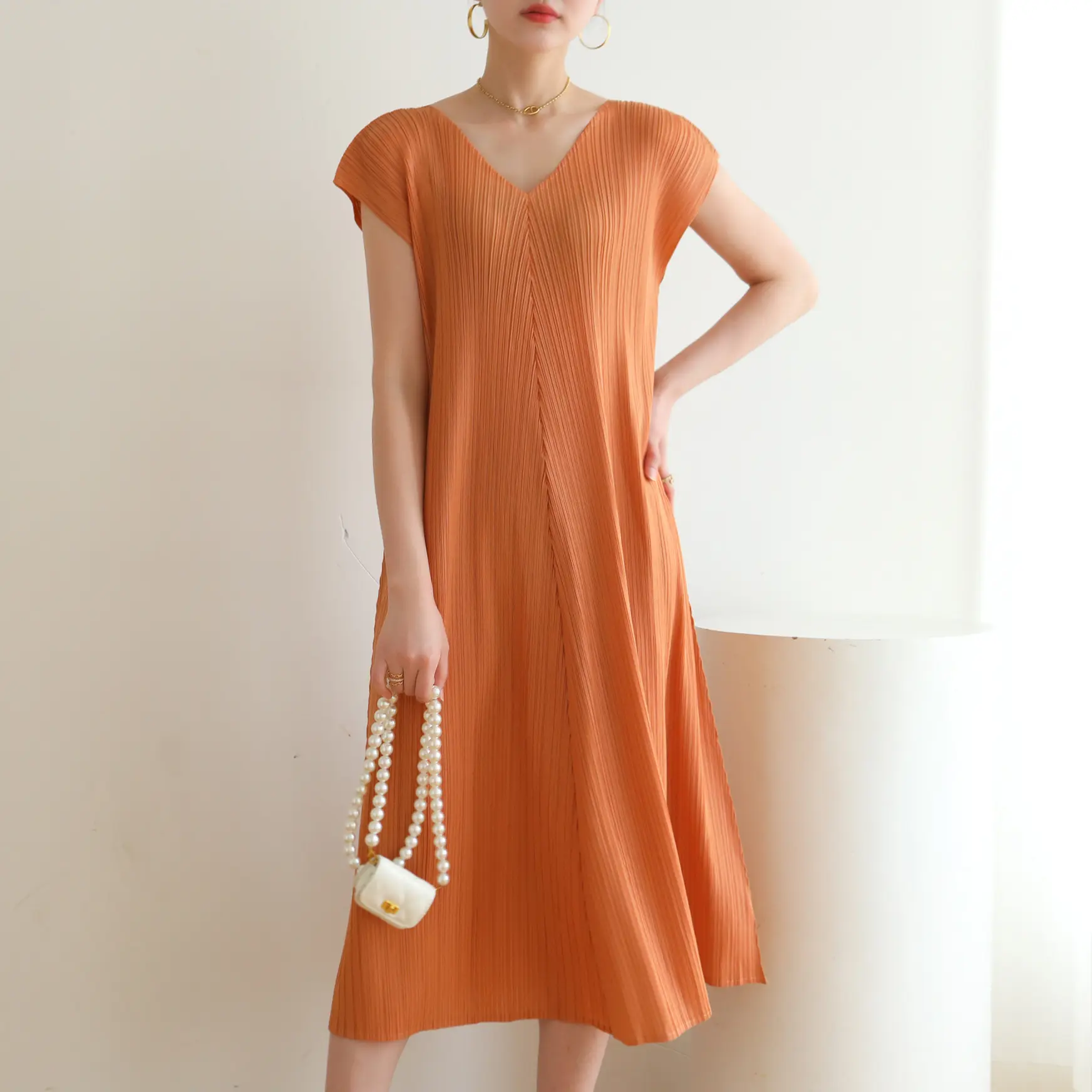 Boutique Wholesale 2023 Summer New Pleated Large Size Loose Fashion V-neck Medium Length Women's Casual Dress