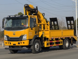 <span class=keywords><strong>Grue</strong></span> <span class=keywords><strong>de</strong></span> levage efficace montée sur camion <span class=keywords><strong>avec</strong></span> <span class=keywords><strong>bras</strong></span> télescopique, boîte <span class=keywords><strong>de</strong></span> vitesses, vérin hydraulique Eaton, moteur principal du véhicule - Product Image 1