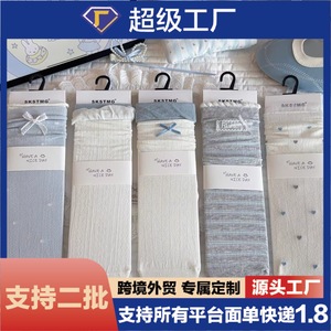 Calcetines transpirables hasta media pantorrilla SKSTMG con adorno de lazo para yoga, para mujer, con estampado de corazones en azul y gris - Product Image 5