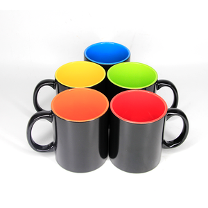 <span class=keywords><strong>Tazza</strong></span> da Caffè in Ceramica Nera Rivestita per Sublimazione 350ml Colori Personalizzabili Manico a Forma di C - Product Image 1