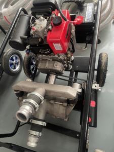 Écumoire de séparation d'huile à double rangée flottante à brosse dure Écumoire de déversement d'huile robuste à récupération rapide pour l'industrie marine - Product Image 5