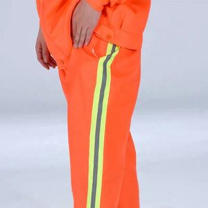 Trung Quốc bán quần áo bảo hộ lao động chất liệu polyester chống thấm nước, độ phản quang cao cấp 2, có băng phản quang và logo tùy chỉnh - Product Image 2