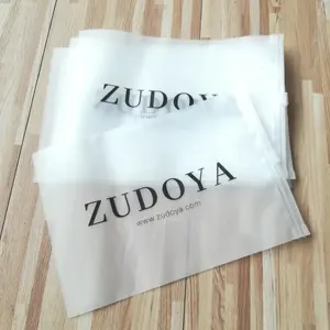 उच्च गुणवत्ता चीन सस्ते स्पष्ट पीई कपड़ा बैग गर्मियों में पहनने बैग ज़िप के साथ