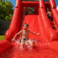 Drapeau gonflable en tissu PVC tissé 500D 18x18 rouge résistant aux intempéries pour cérémonie de lancement