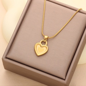 Collar de Acero Inoxidable de Alta Calidad con Corazón Chapado en Oro, Joyería de Moda con Circonita para Regalos al por Mayor - Product Image 4