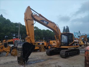 รถขุดตีนตะขาบ CAT 320B มือสอง ระบบไฮดรอลิกเดิมๆ ใช้งานได้ดี เหมาะสำหรับงานก่อสร้าง - Product Image 3